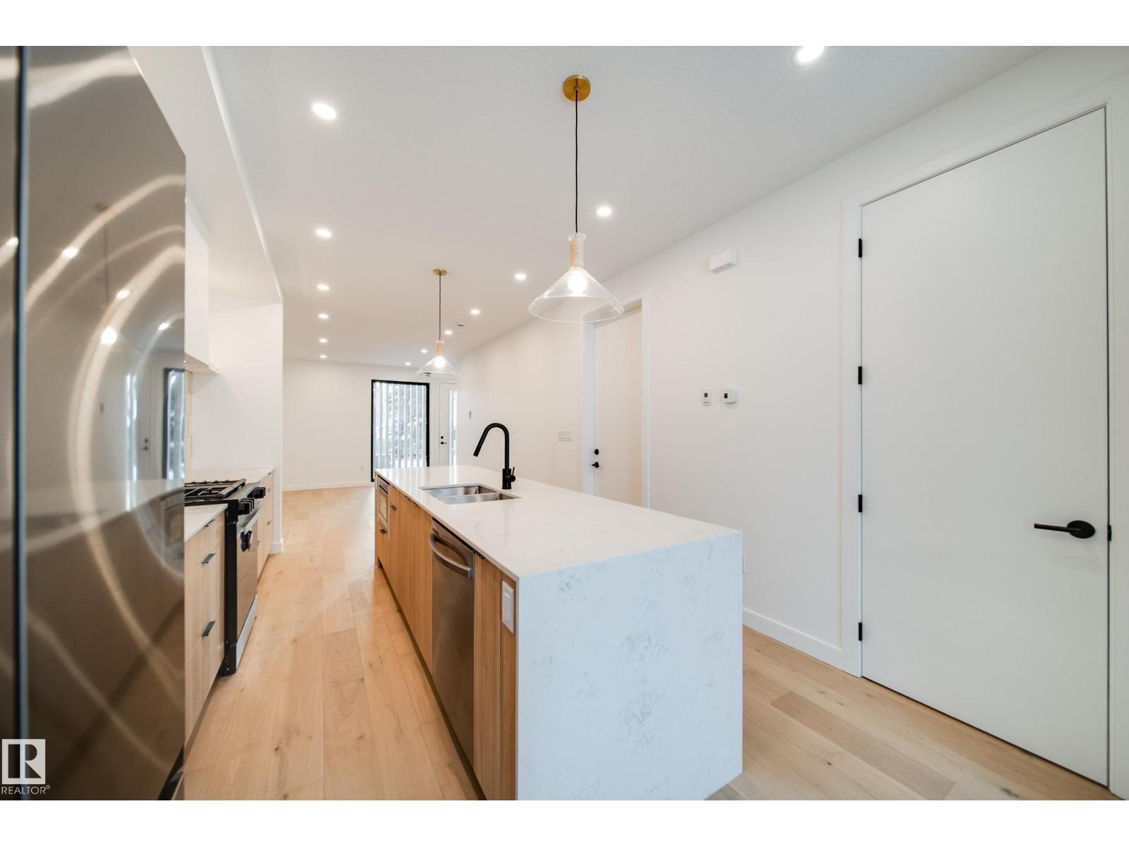 7540 80 AV NW, Edmonton