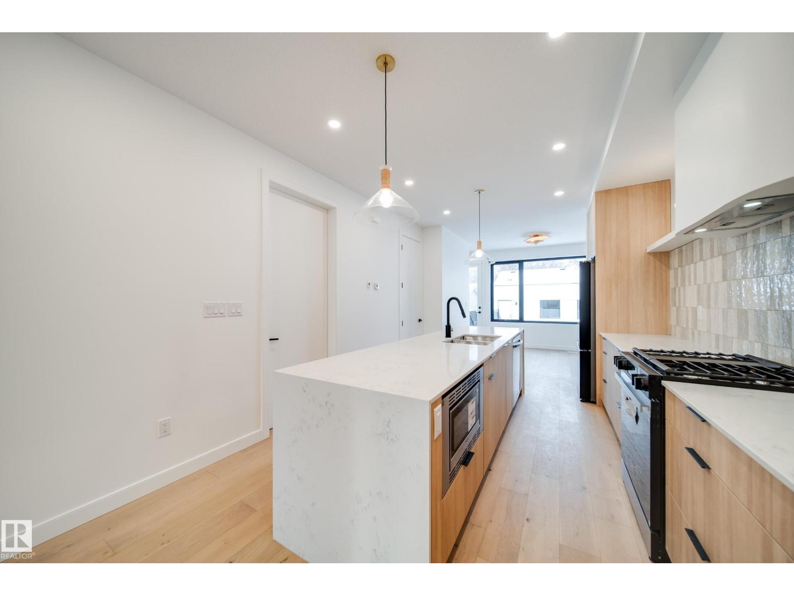 7540 80 AV NW, Edmonton