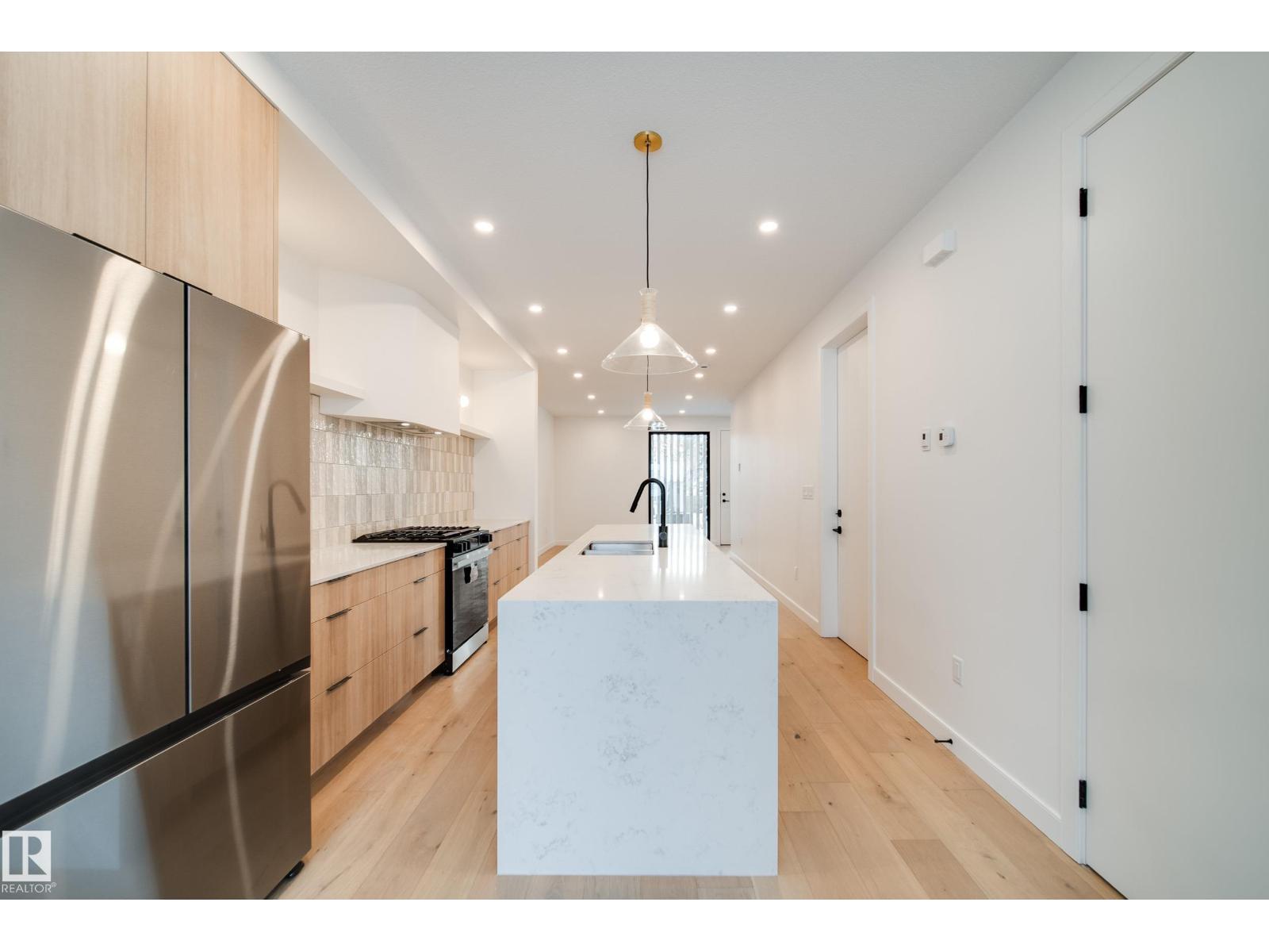 7540 80 AV NW, Edmonton