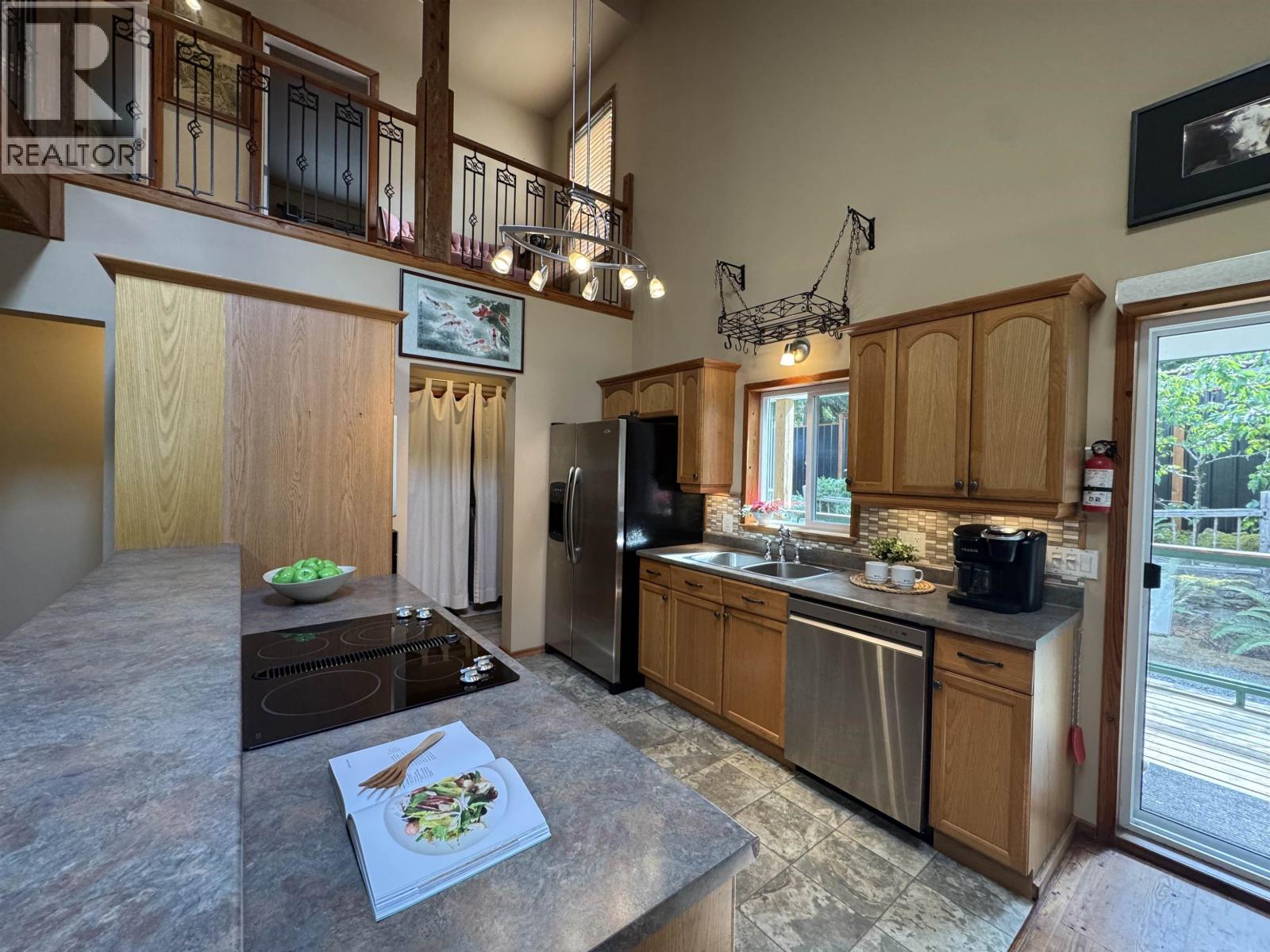 714 CHARTER ROAD, Mayne Island