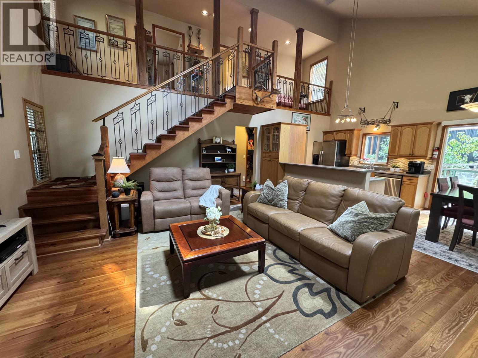 714 CHARTER ROAD, Mayne Island