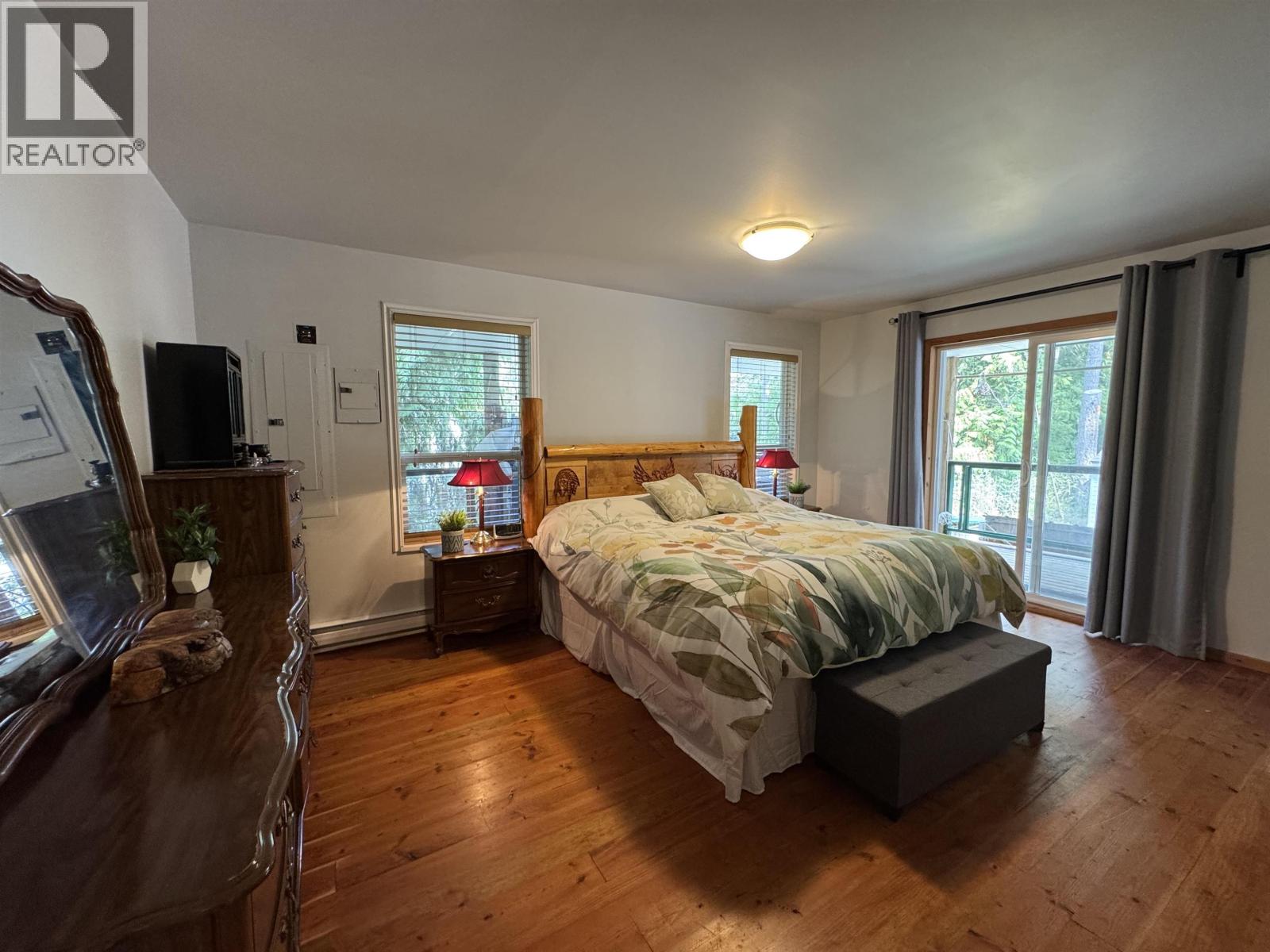 714 CHARTER ROAD, Mayne Island