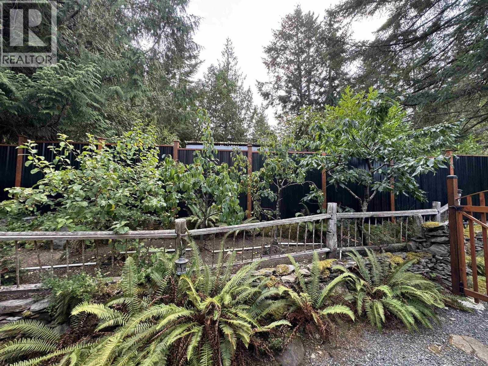 714 CHARTER ROAD, Mayne Island