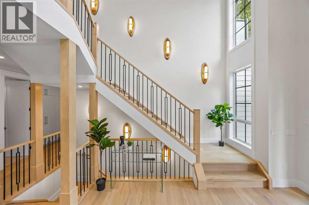 Single Family House for Sale in  Vardana Place NW Varsity Calgary 