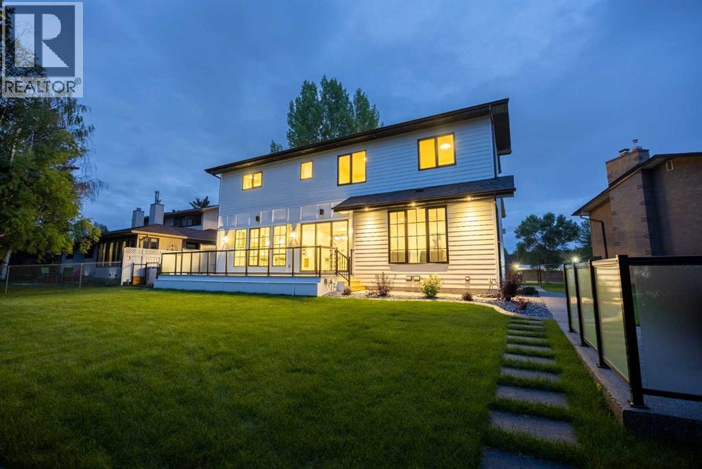 Single Family House for Sale in  Vardana Place NW Varsity Calgary 
