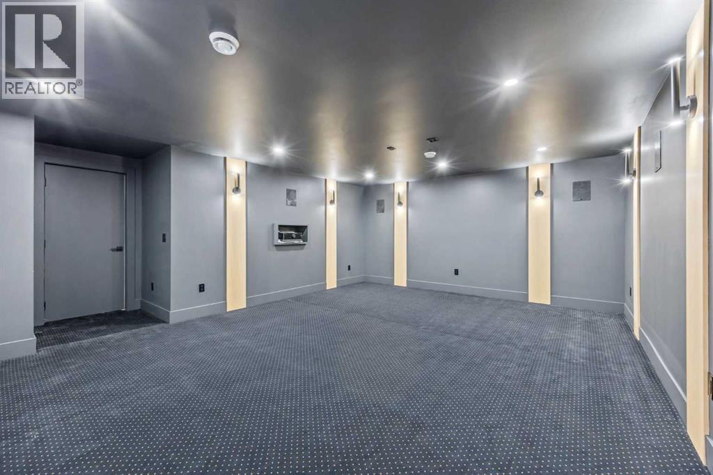 Single Family House for Sale in  Vardana Place NW Varsity Calgary 