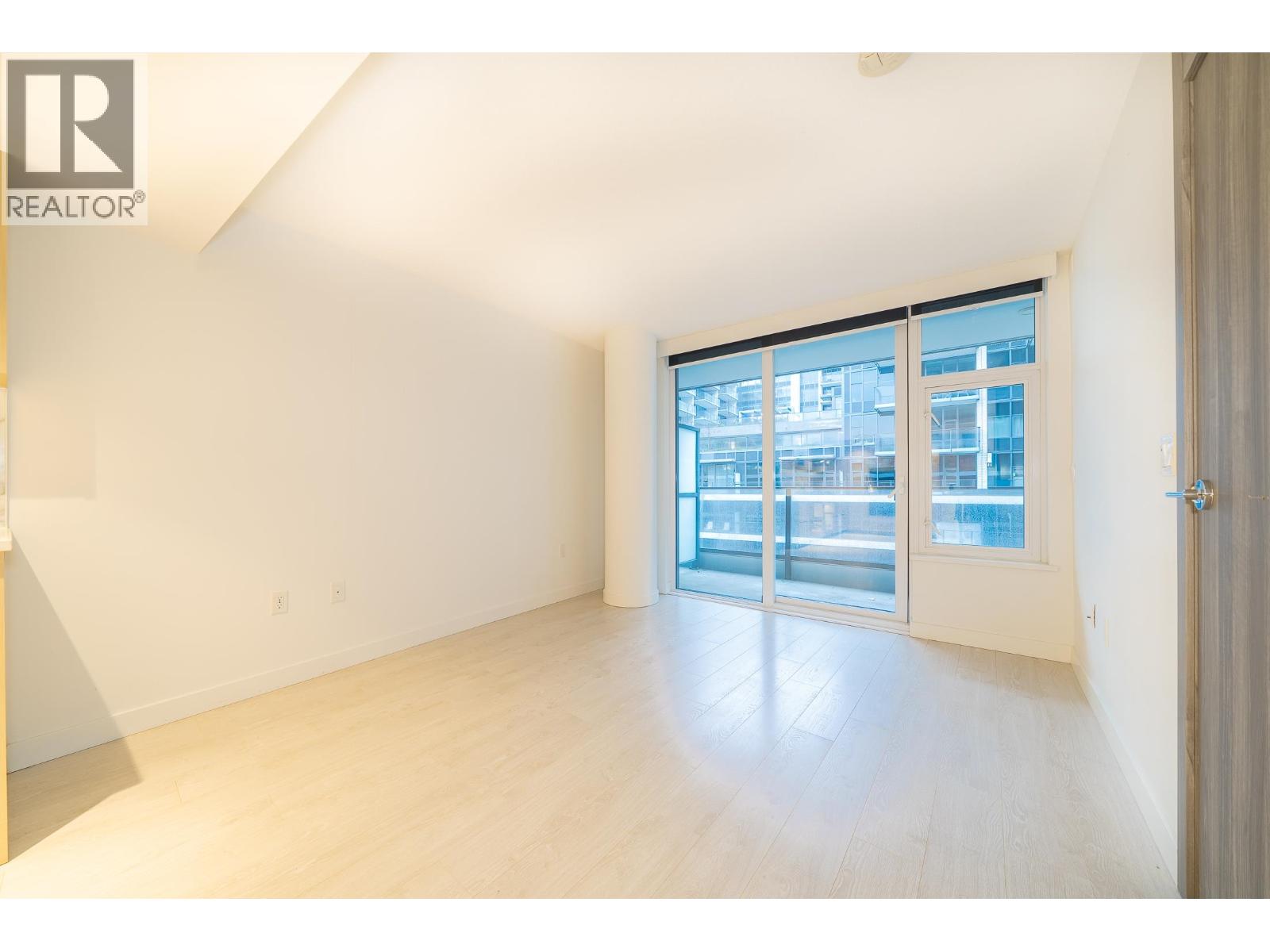 #582-8608 HAZELBRIDGE Way, Richmond