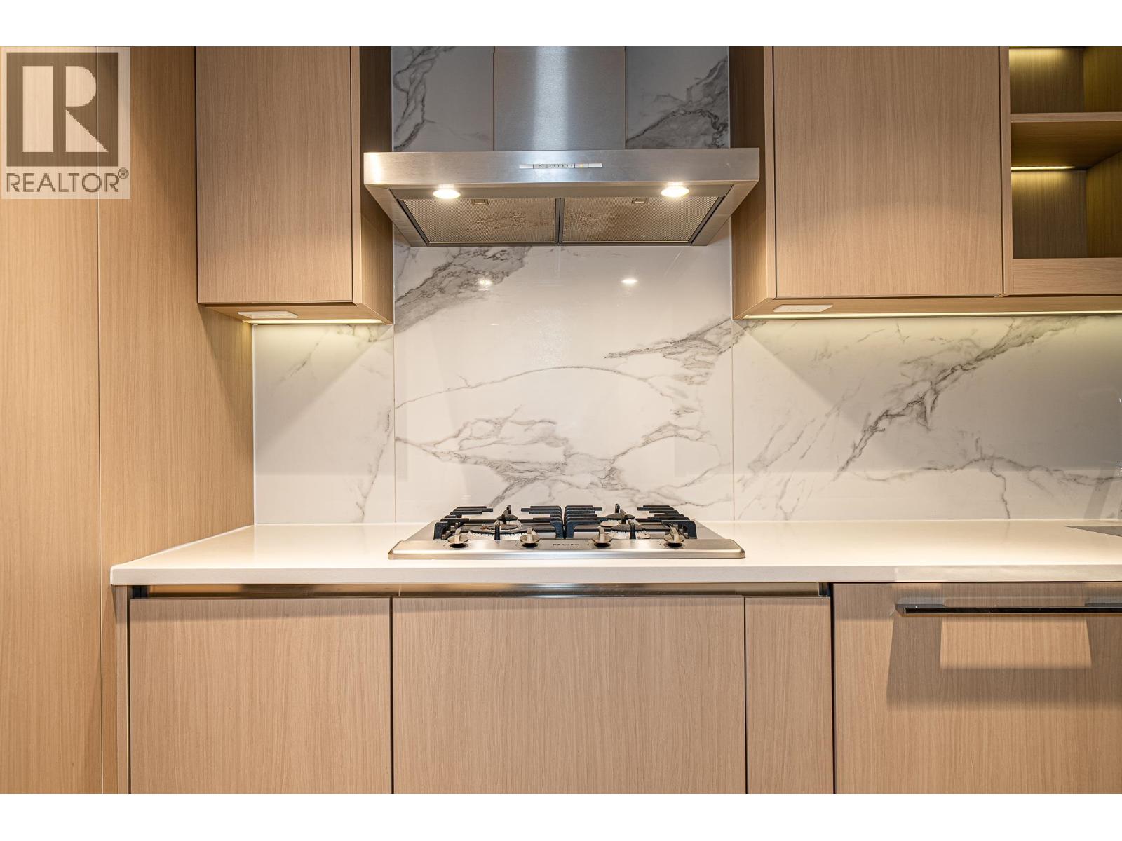 #582-8608 HAZELBRIDGE Way, Richmond