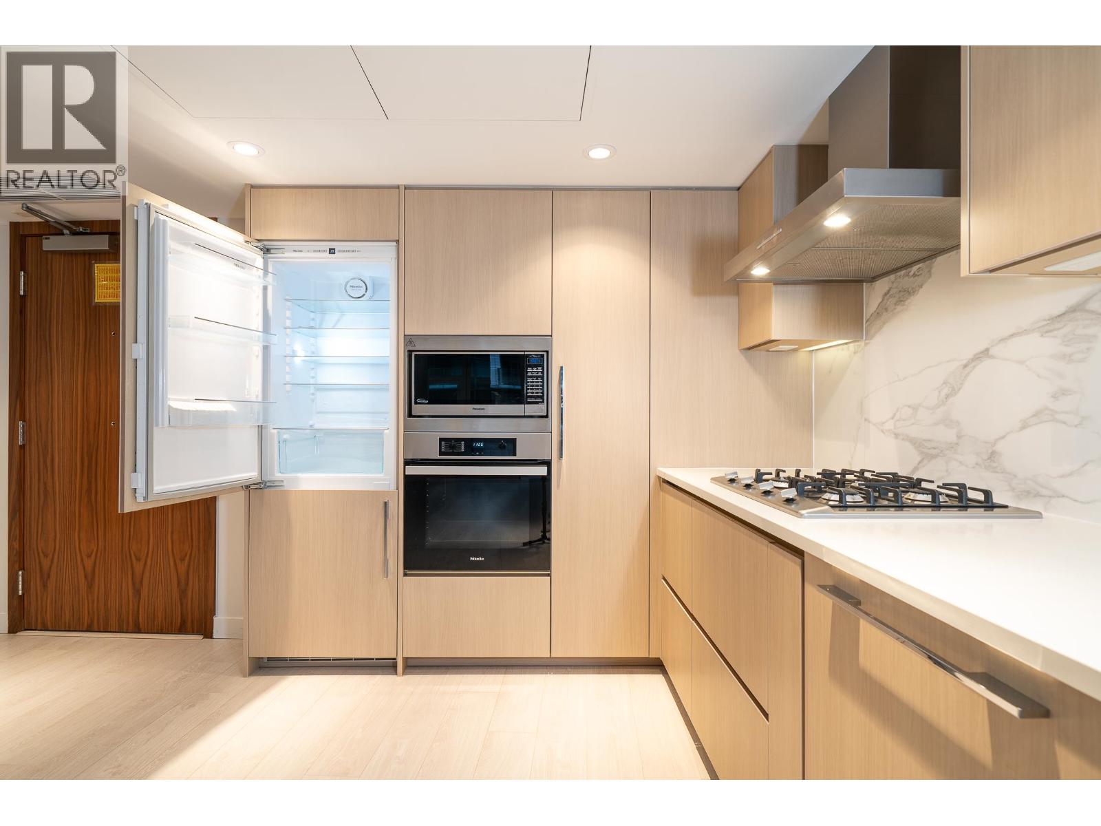 #582-8608 HAZELBRIDGE Way, Richmond