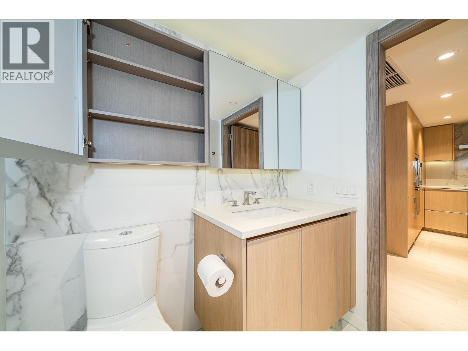 #582-8608 HAZELBRIDGE Way, Richmond