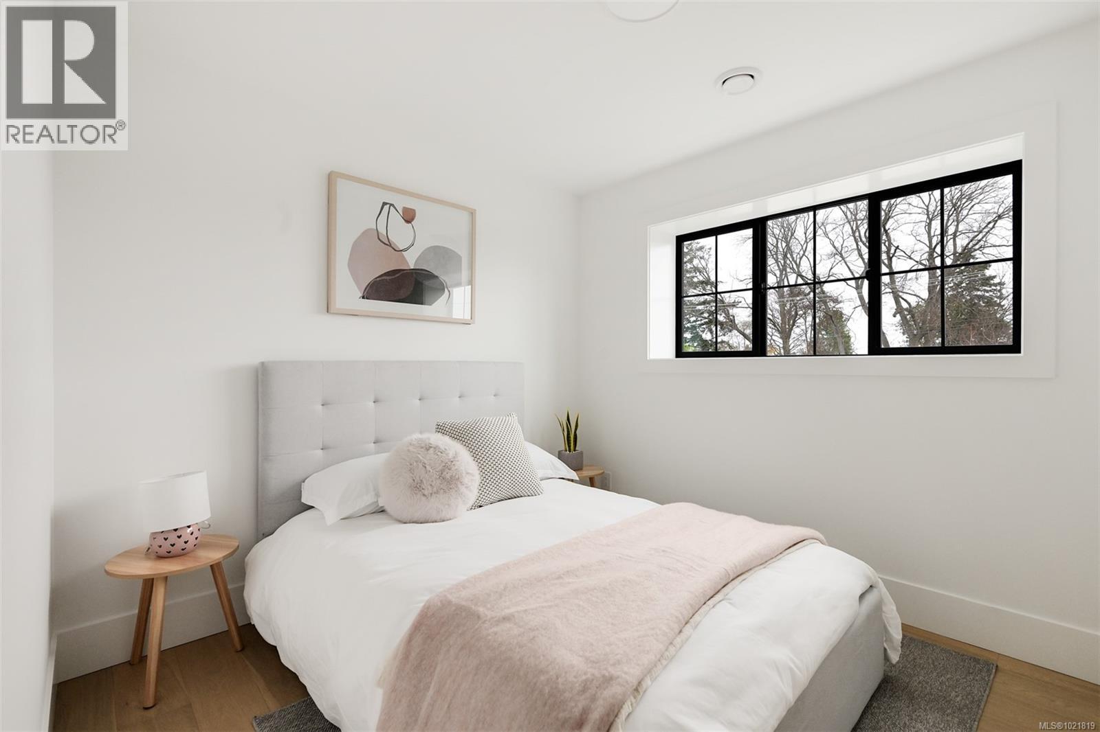 2 2268 Bowker Ave, Oak Bay