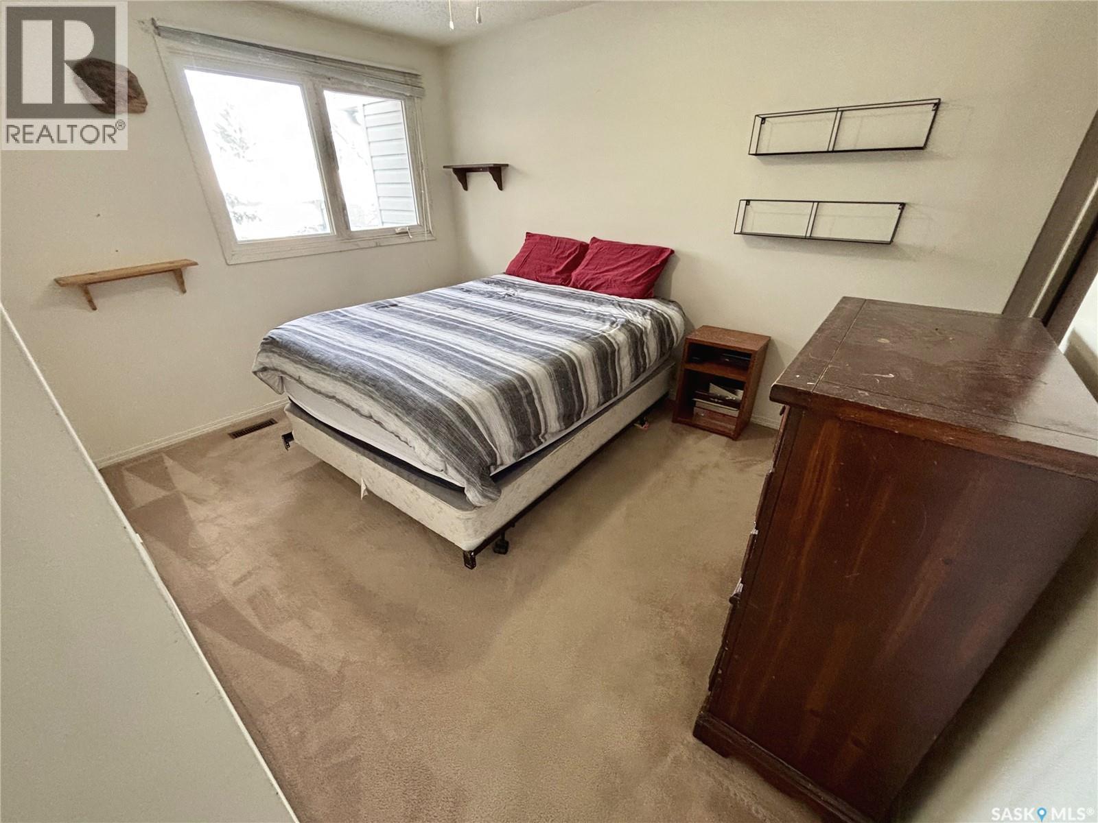 Single Family House 2 Level for Sale in   Haight CRESCENT Saskatoon 