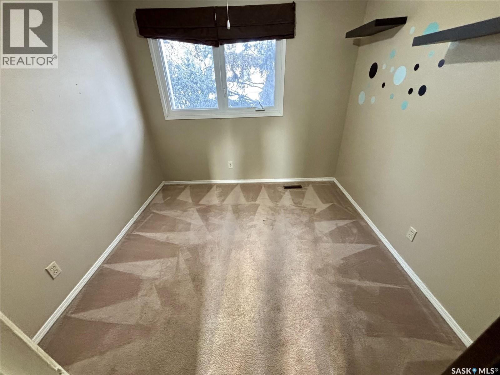 Single Family House 2 Level for Sale in   Haight CRESCENT Saskatoon 