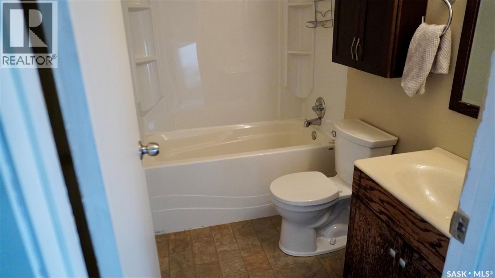 Single Family House 2 Level for Sale in   Haight CRESCENT Saskatoon 