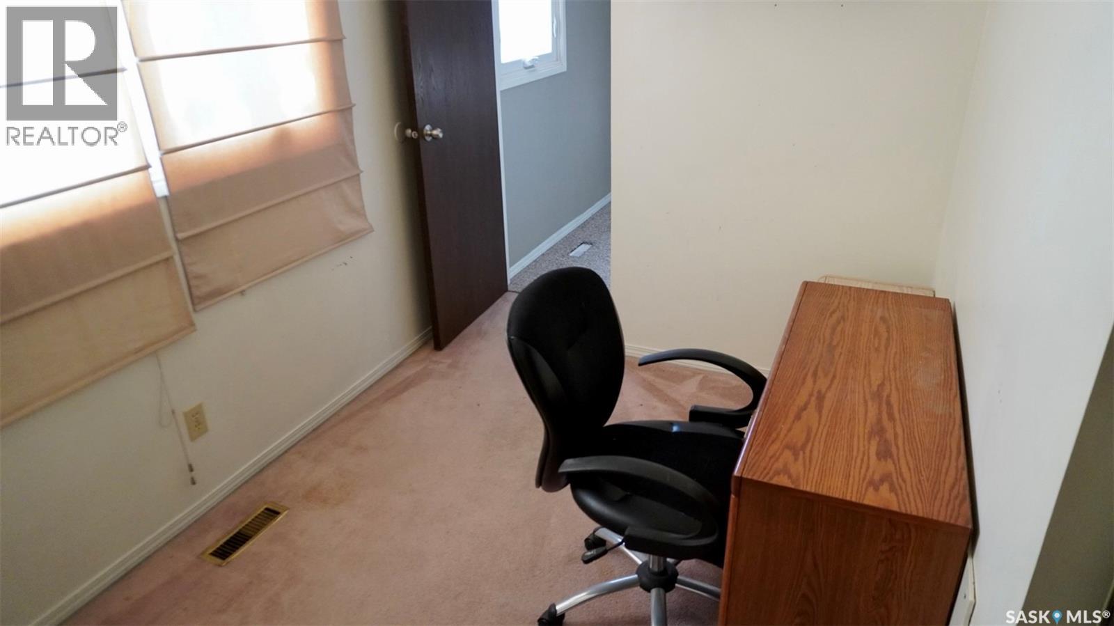 Single Family House 2 Level for Sale in   Haight CRESCENT Saskatoon 