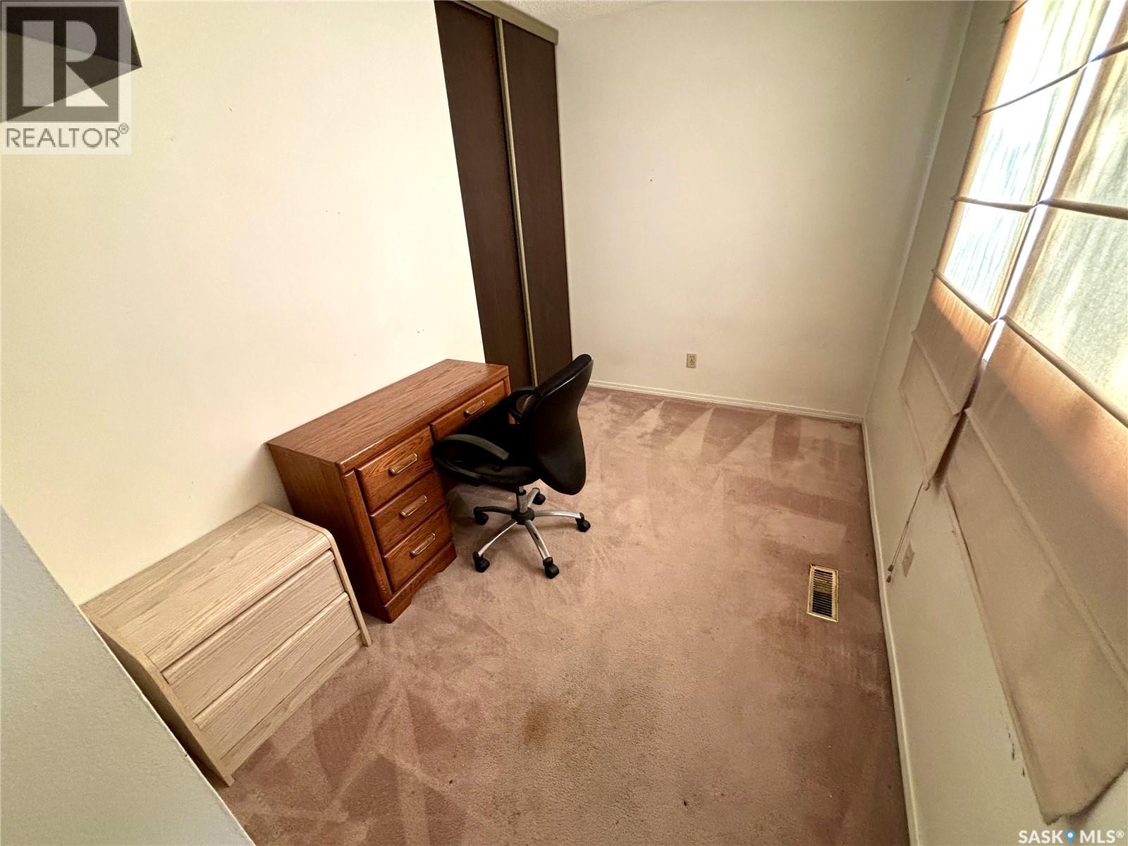 Single Family House 2 Level for Sale in   Haight CRESCENT Saskatoon 