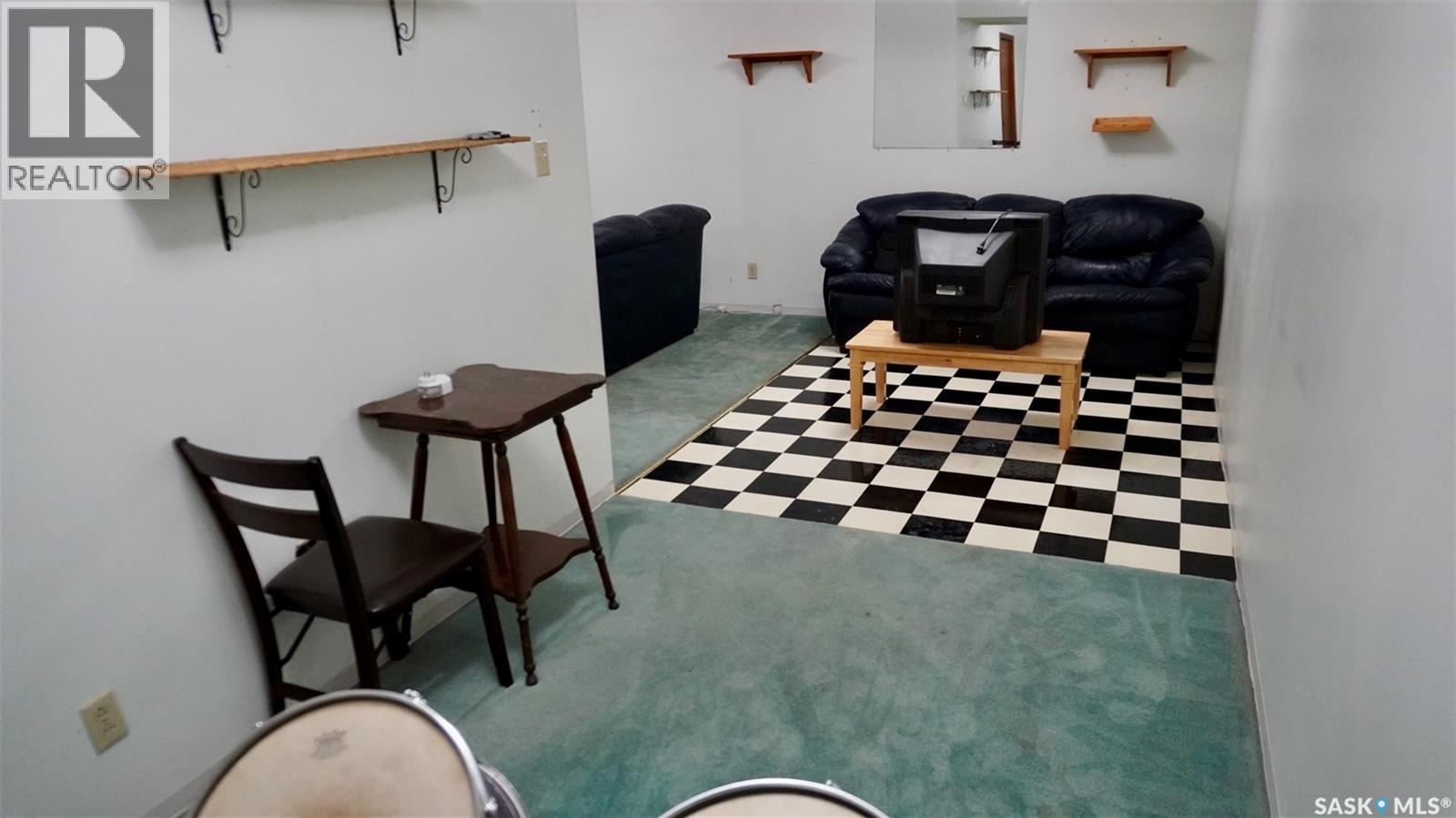 Single Family House 2 Level for Sale in   Haight CRESCENT Saskatoon 