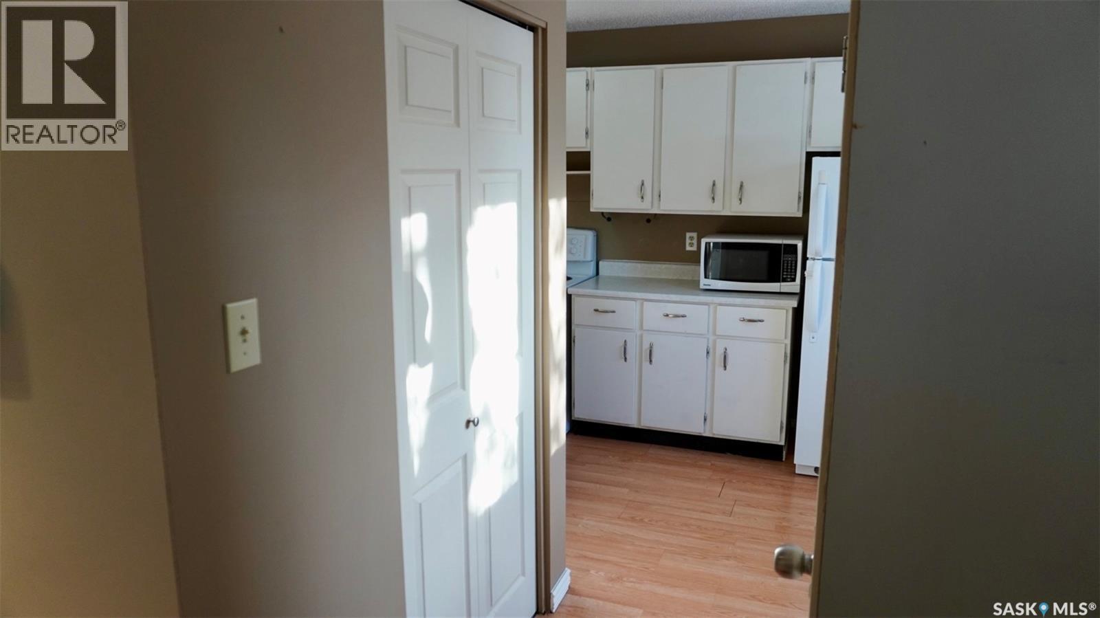 Single Family House 2 Level for Sale in   Haight CRESCENT Saskatoon 