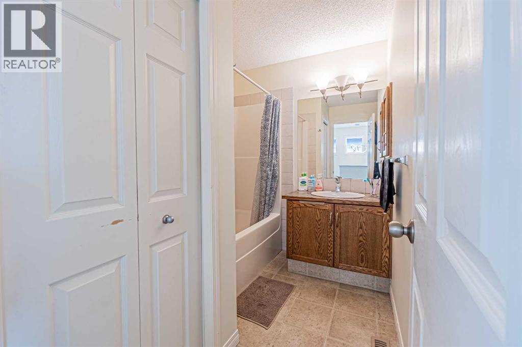 Single Family House for Sale in  Saddlebrook Drive NE Saddle Ridge Calgary 