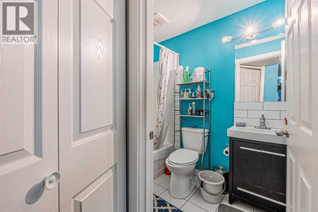 Single Family House for Sale in  Saddlebrook Drive NE Saddle Ridge Calgary 