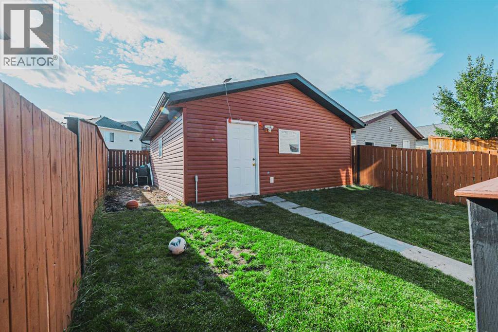 Single Family House for Sale in  Saddlebrook Drive NE Saddle Ridge Calgary 