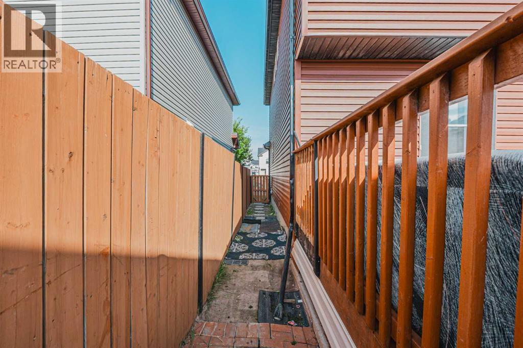 Single Family House for Sale in  Saddlebrook Drive NE Saddle Ridge Calgary 