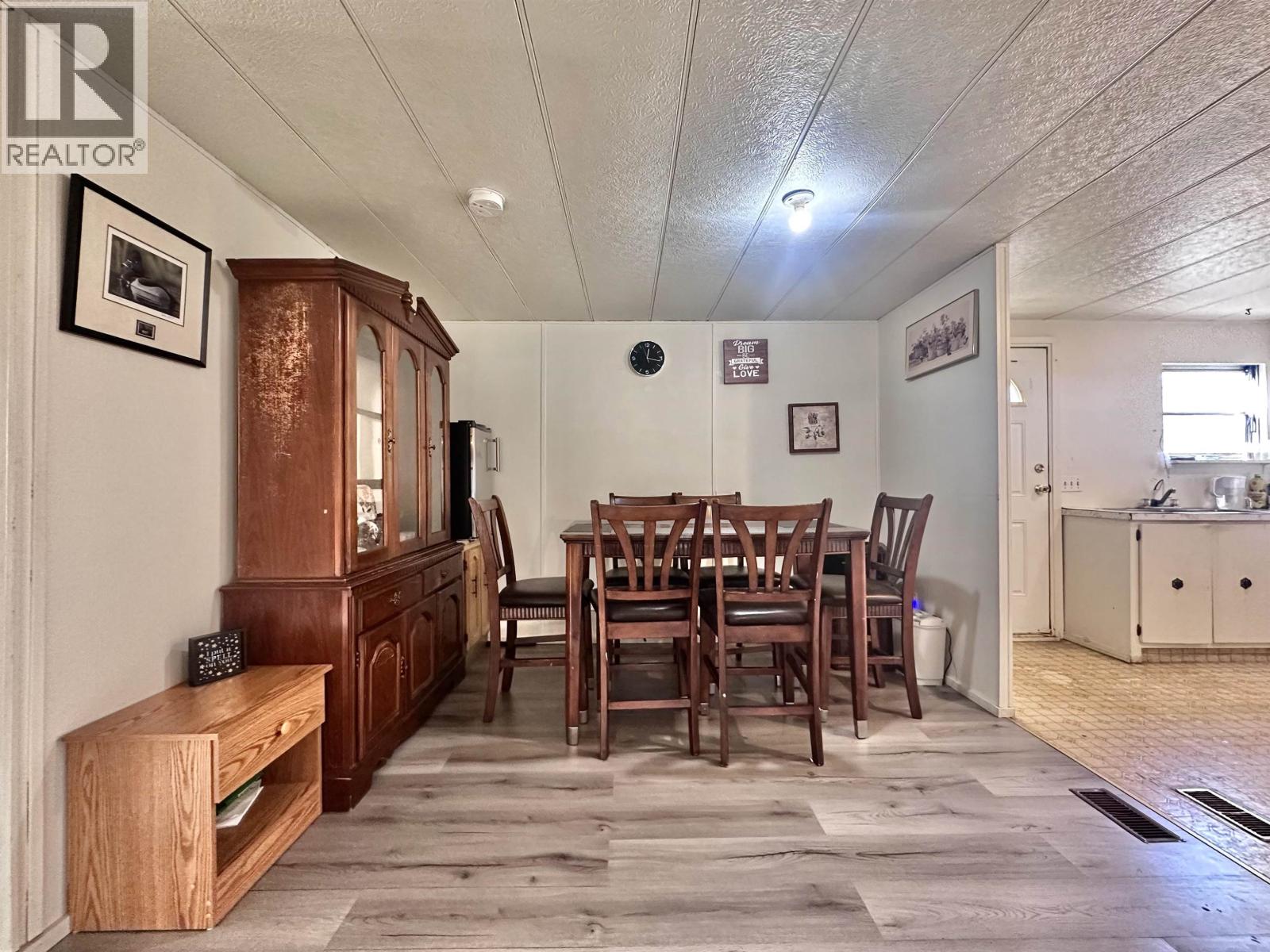 1085 3RD AVENUE, Valemount