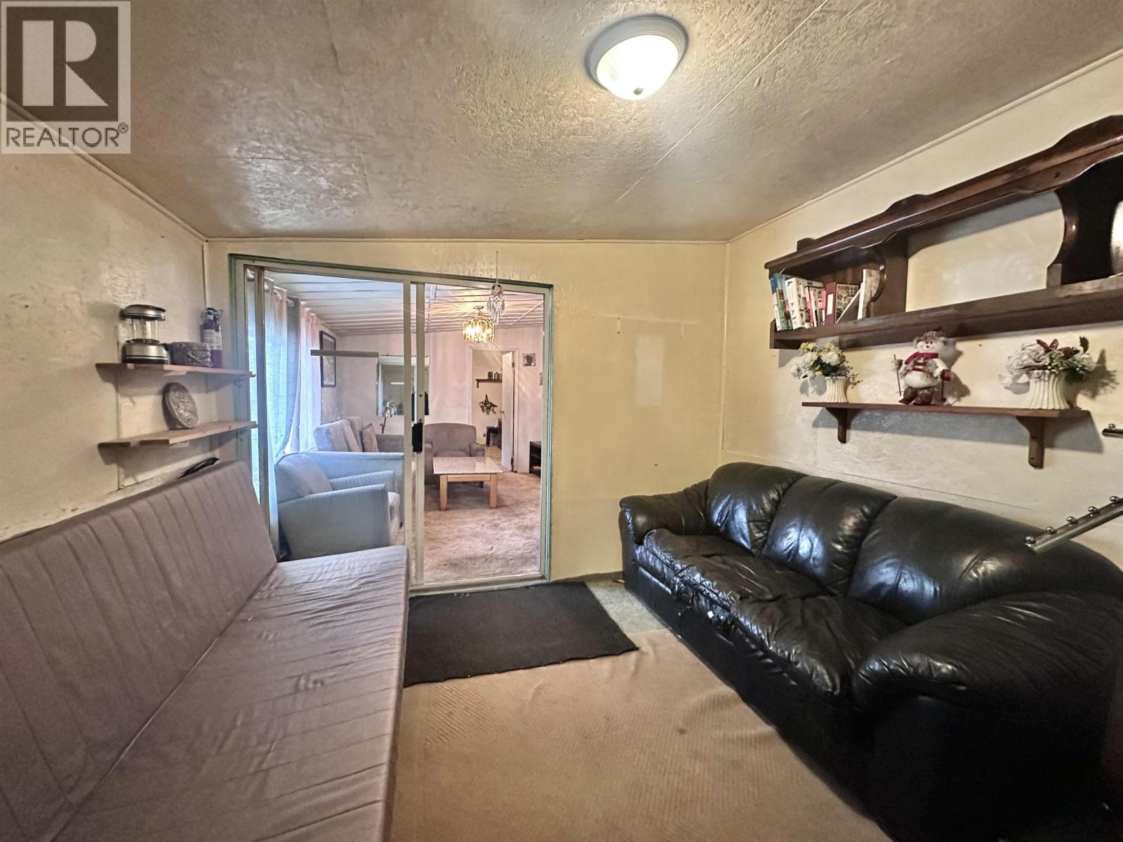 1085 3RD AVENUE, Valemount