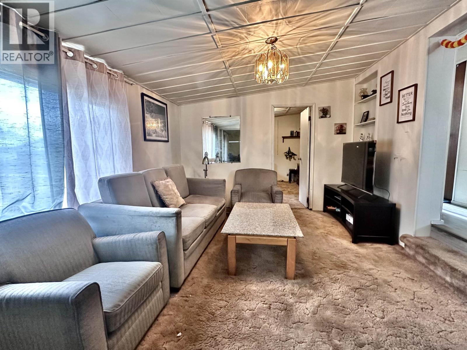 1085 3RD AVENUE, Valemount