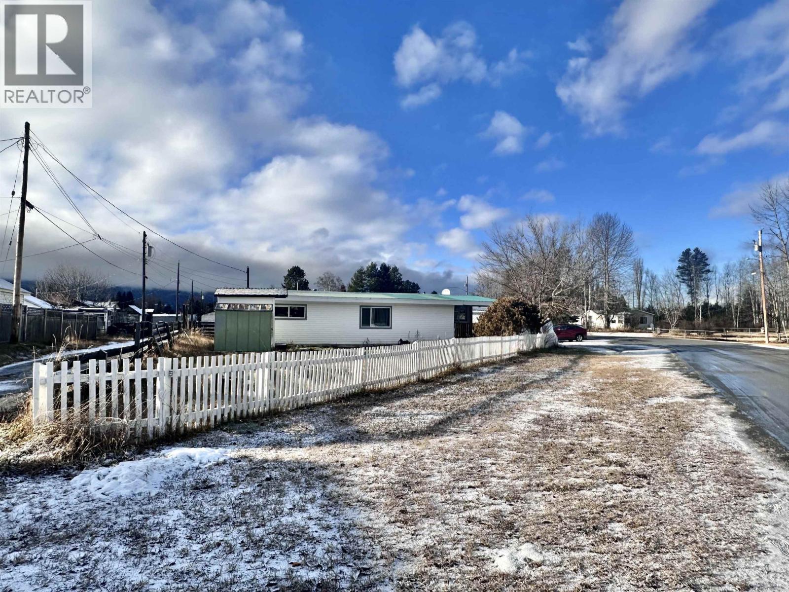 1085 3RD AVENUE, Valemount