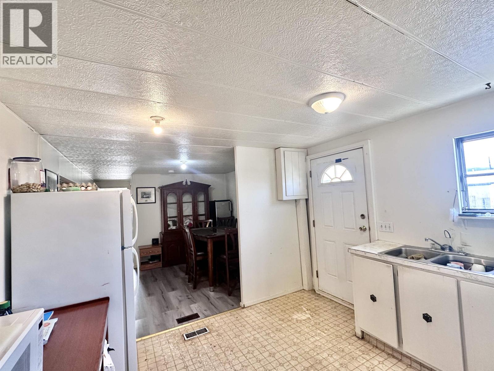 1085 3RD AVENUE, Valemount