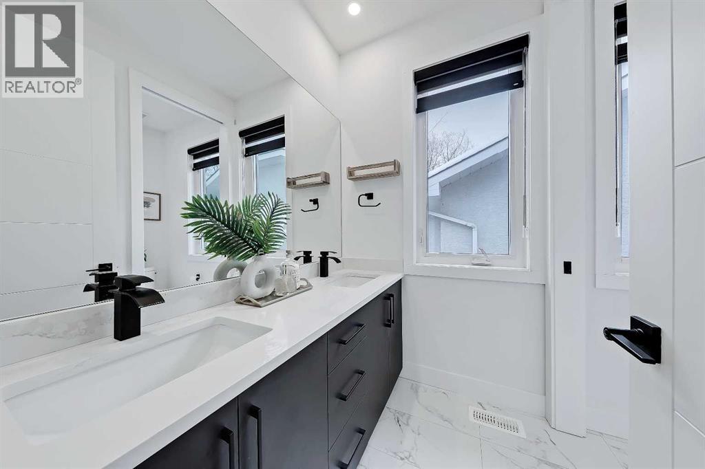 Single Family House for Sale in   Avenue SW Windsor Park Calgary 