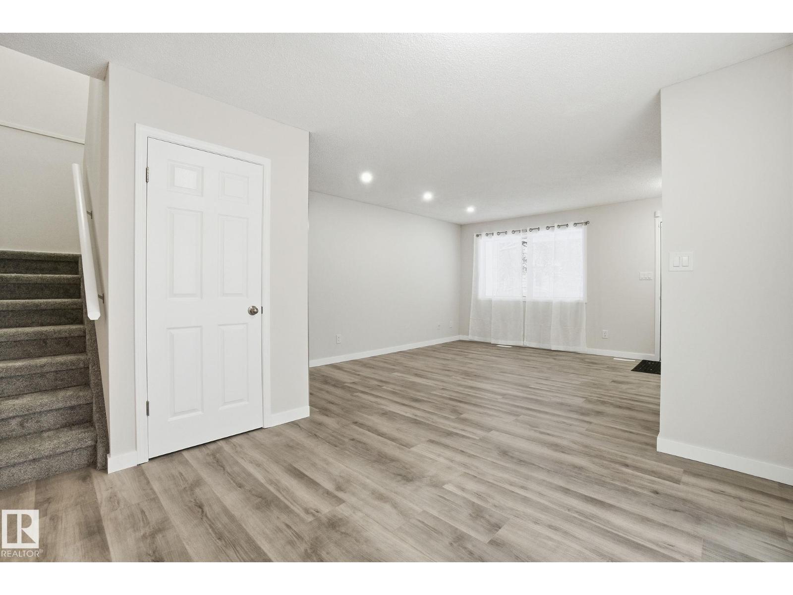 4035 38 ST NW, Edmonton