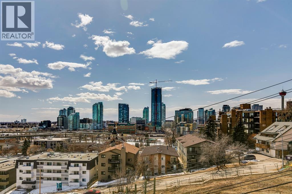 Single Family House for Sale in    Avenue NE Crescent Heights Calgary 