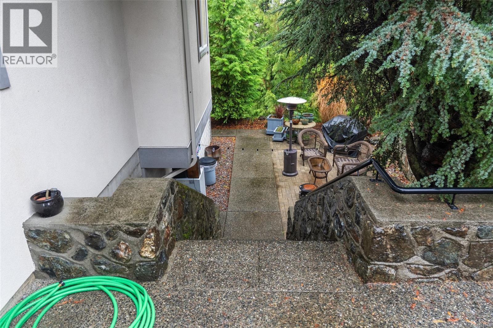 489 Outrigger Loop, Colwood