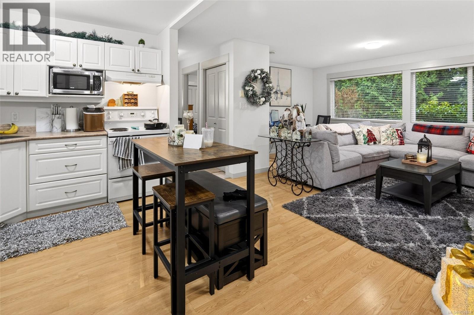 489 Outrigger Loop, Colwood