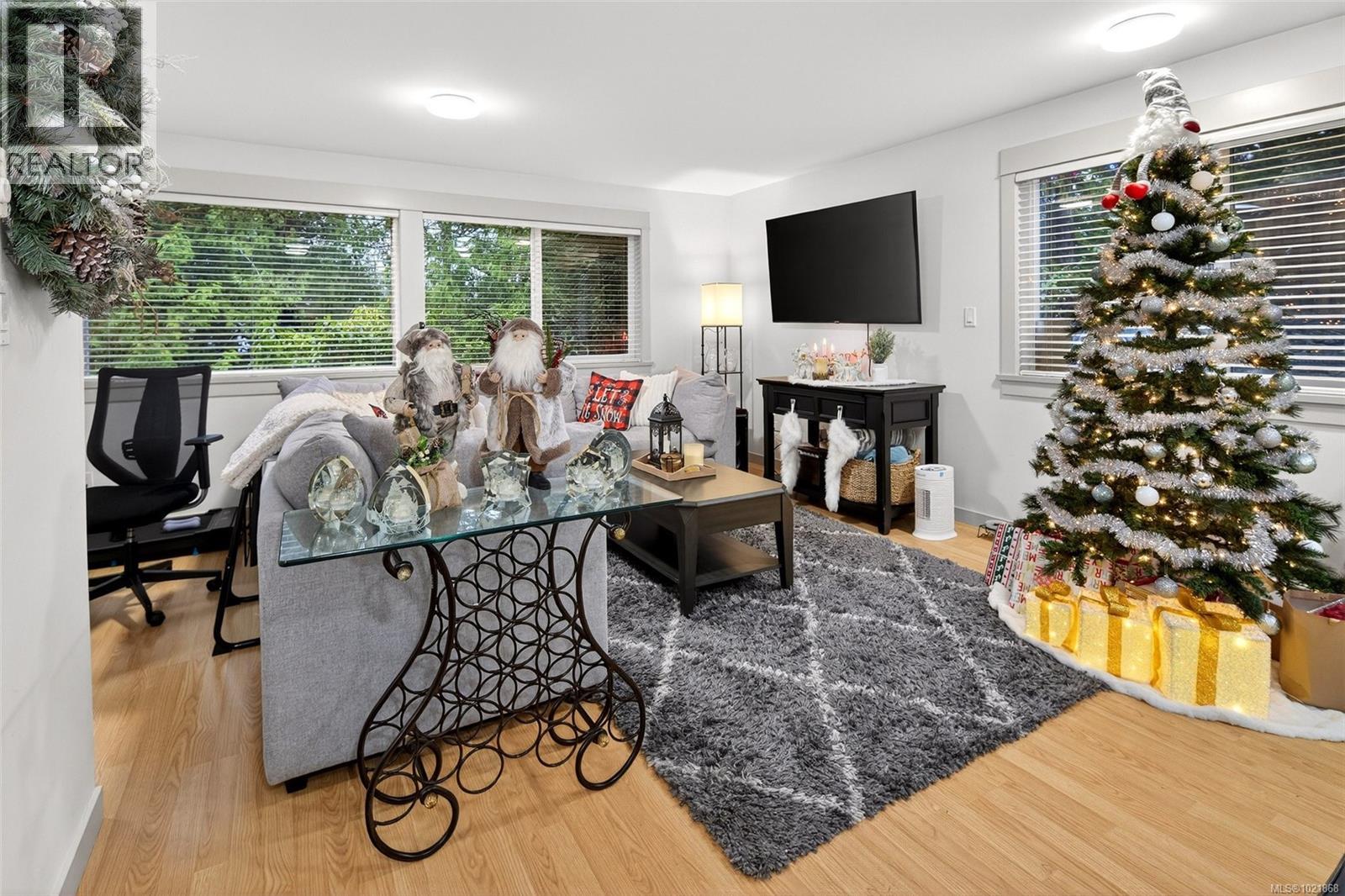 489 Outrigger Loop, Colwood