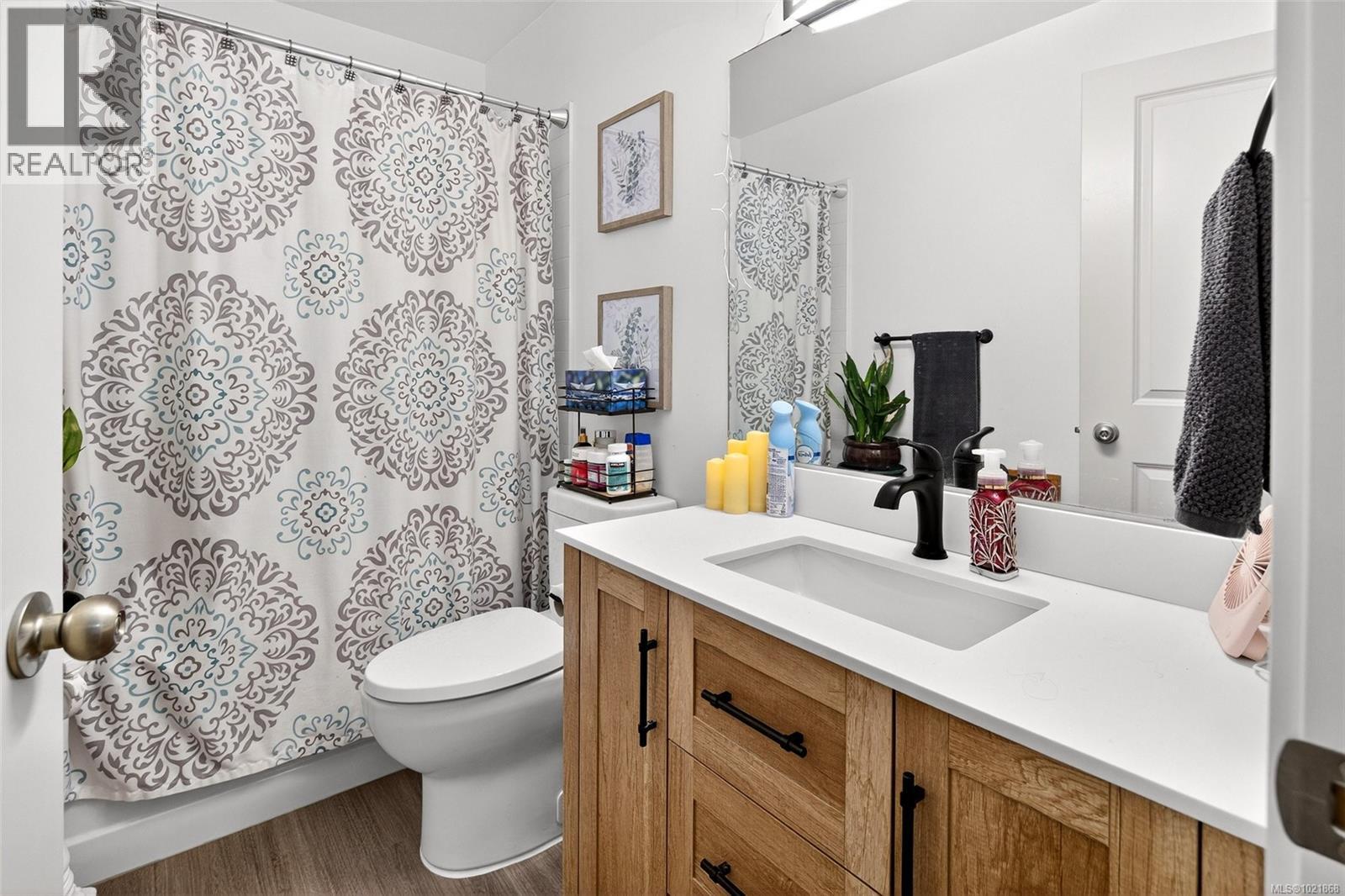 489 Outrigger Loop, Colwood