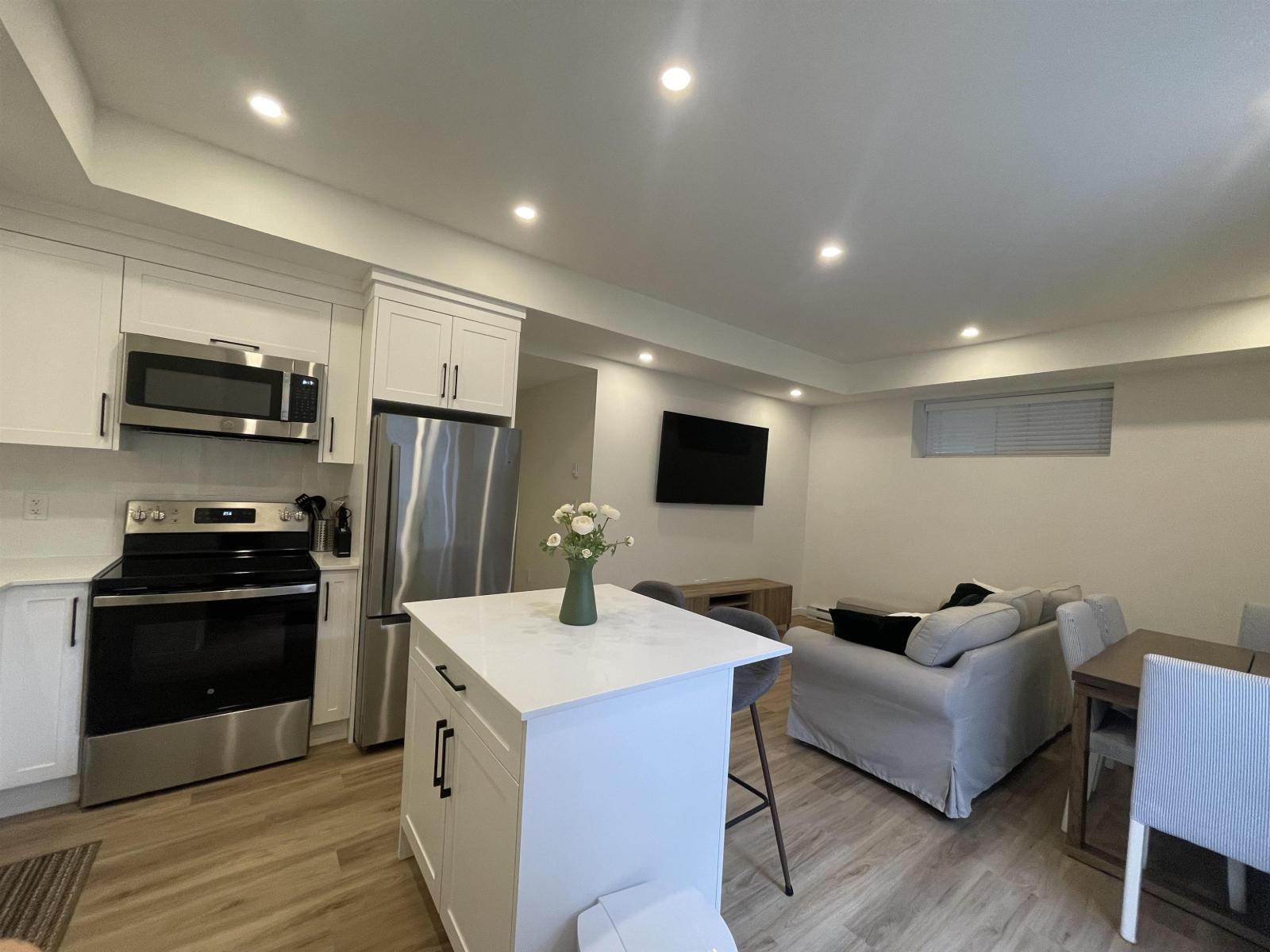 House in Langley - Image 7