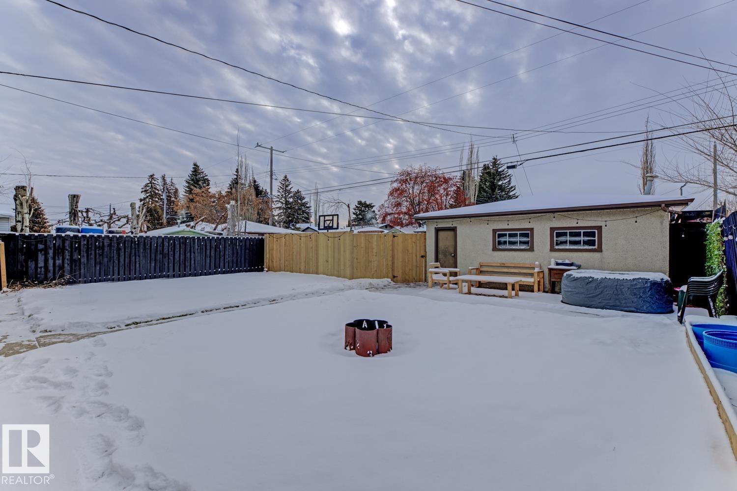 6823 98 AV NW, Edmonton