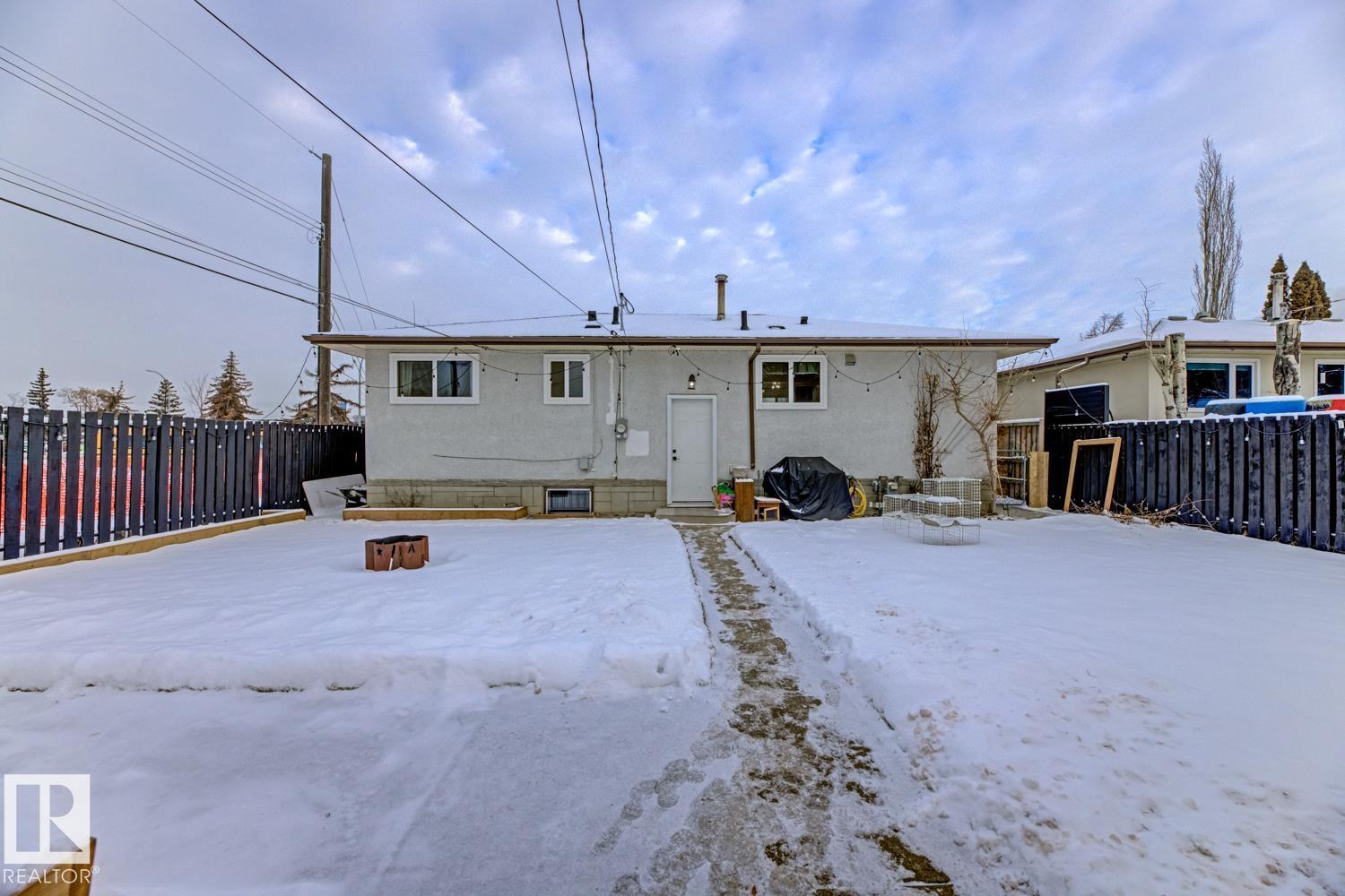 6823 98 AV NW, Edmonton