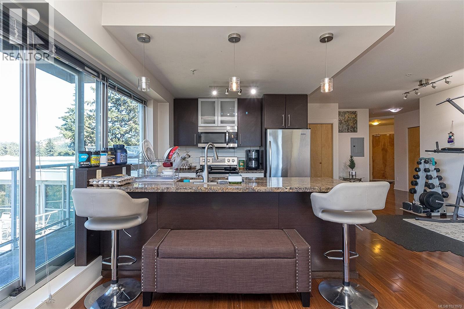 624 2745 Veterans Memorial Pkwy, Langford