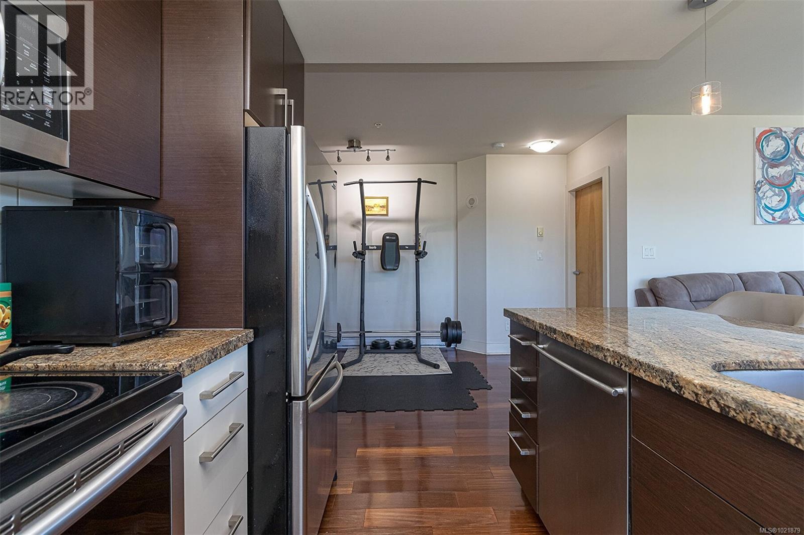 624 2745 Veterans Memorial Pkwy, Langford