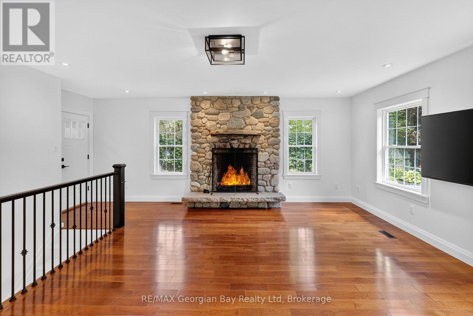 105 DUCKWORTH STREET - 17
