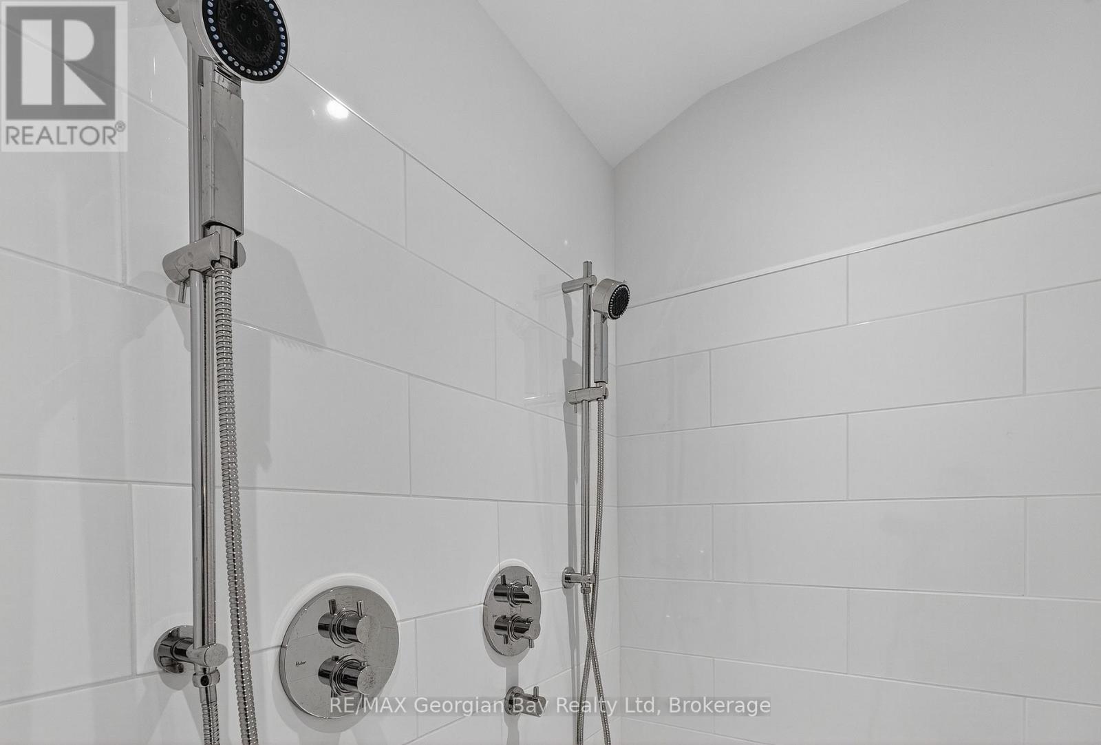 105 DUCKWORTH STREET - 34