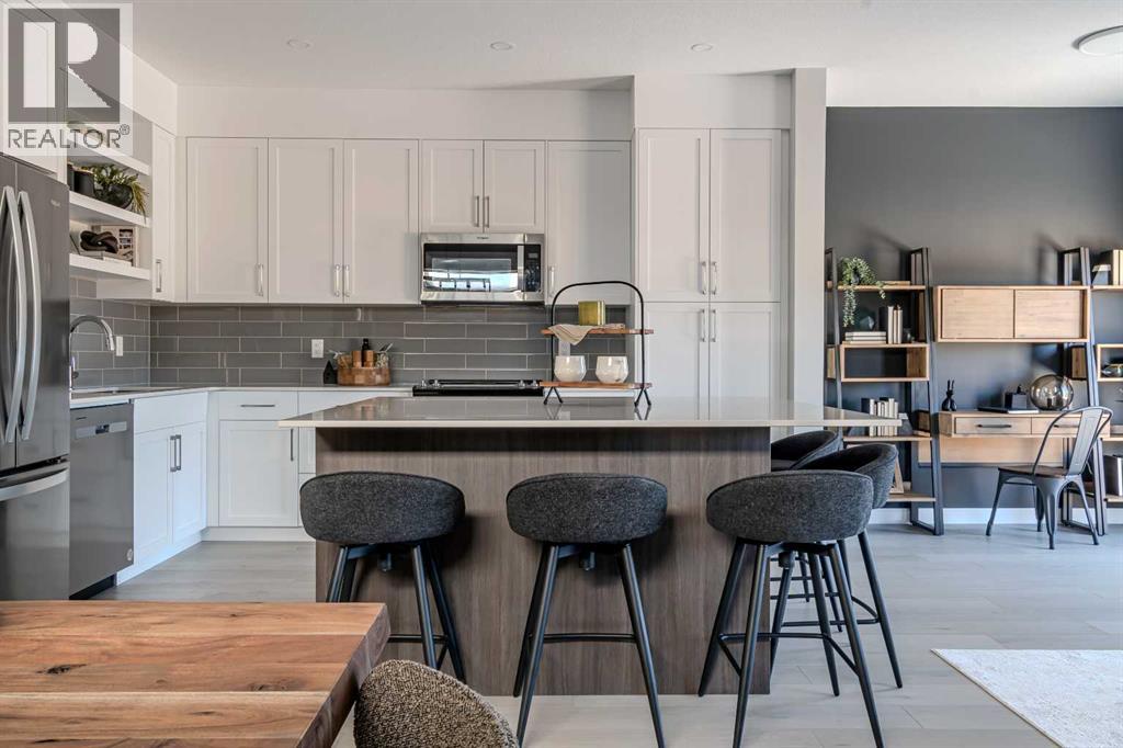 147 Greenwich Drive NW, Calgary, Alberta