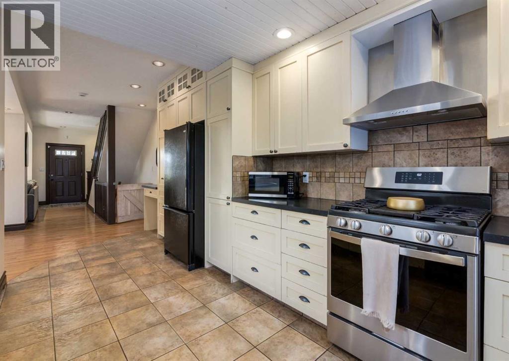 Single Family House for Sale in B  Avenue NE Tuxedo Park Calgary 