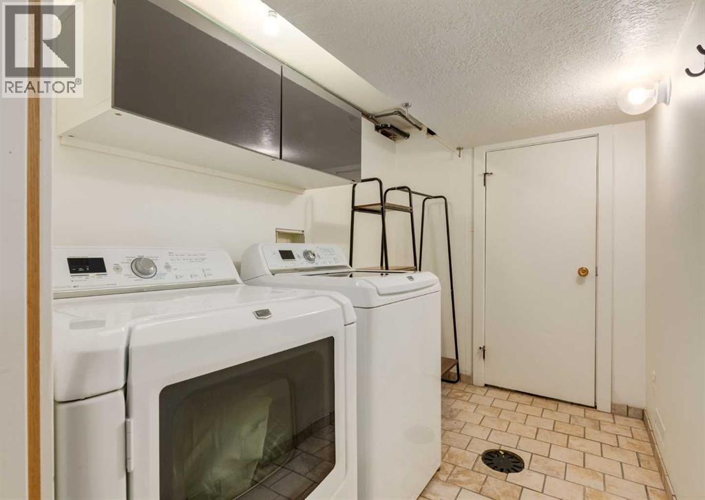 Single Family House for Sale in B  Avenue NE Tuxedo Park Calgary 