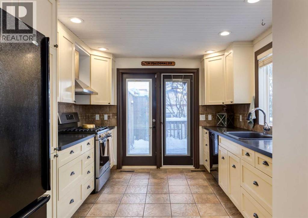 Single Family House for Sale in B  Avenue NE Tuxedo Park Calgary 