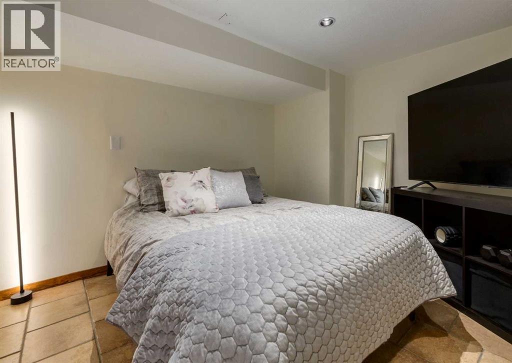 Single Family House for Sale in B  Avenue NE Tuxedo Park Calgary 